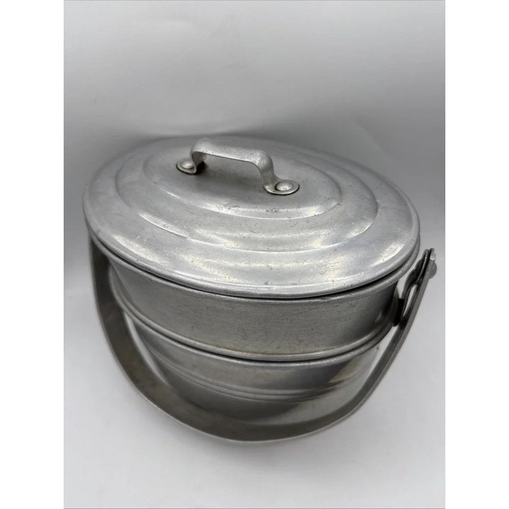 VINTAGE  MINERS LUNCH PAIL W / LID OVAL   802-M